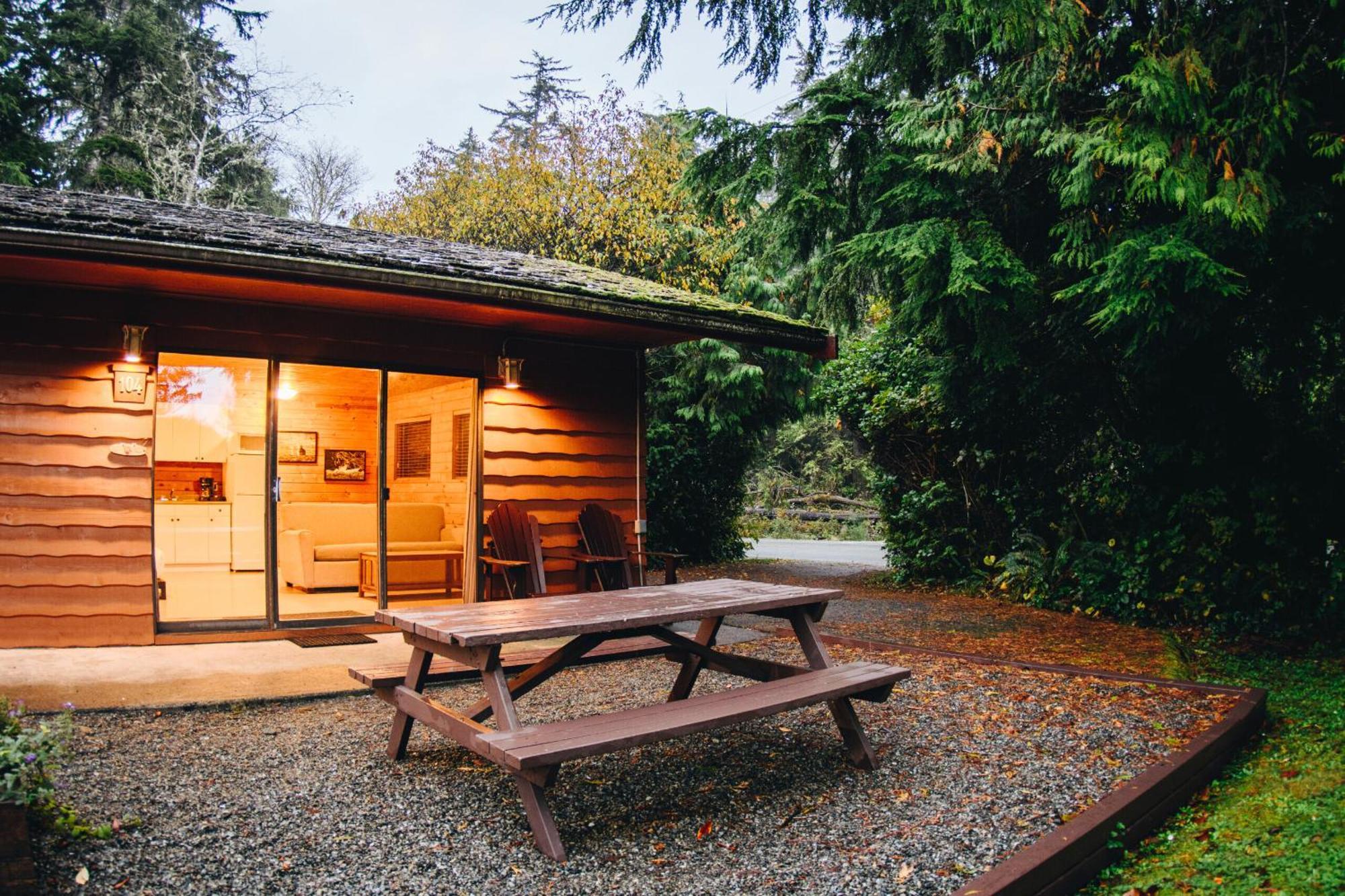 Ocean Village Resort Tofino Exterior photo